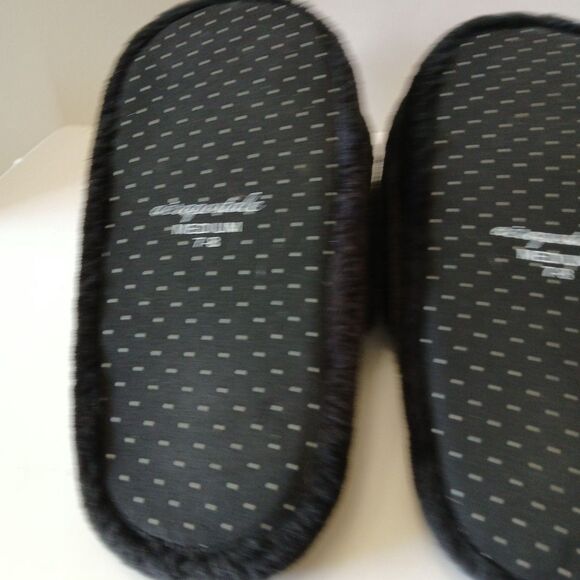 Areopostale Fuzzy Penguin Slippers Medium 7-8/Black, White,Orange/Slip-on CUTE - Picture 10 of 16